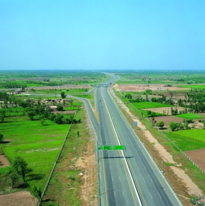 <h6>LAHORE - ISLAMABAD MOTORWAY PROJECT</h6><br><h7>Country: Pakistan / Client: National Highway Authority<br>Company: Daewoo Engineering&Construction Co., Ltd.<br>Project Cost: 1197693.0000 / Work Duration: </h7>